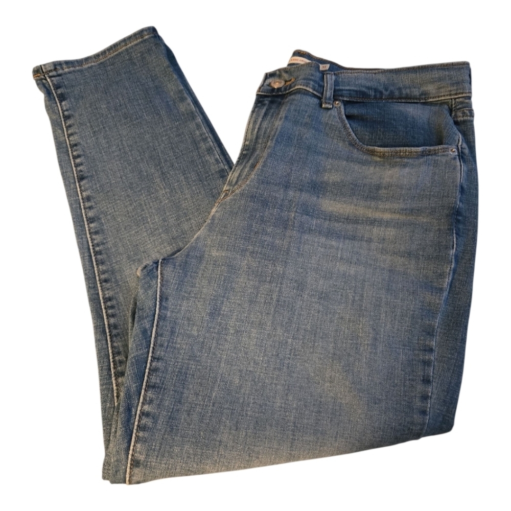 LEVI'S  CLASSIC CROP WOMENS 12 W31
